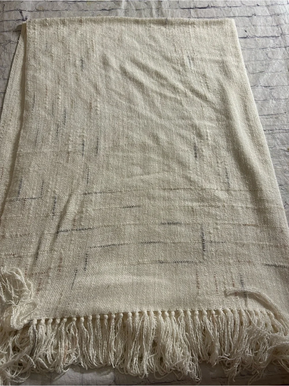 CHURCHILL WEAVERS DELICATE FRINGE & BRANDED TAG FROM BEREA,KENTUCKY CREAM THROW